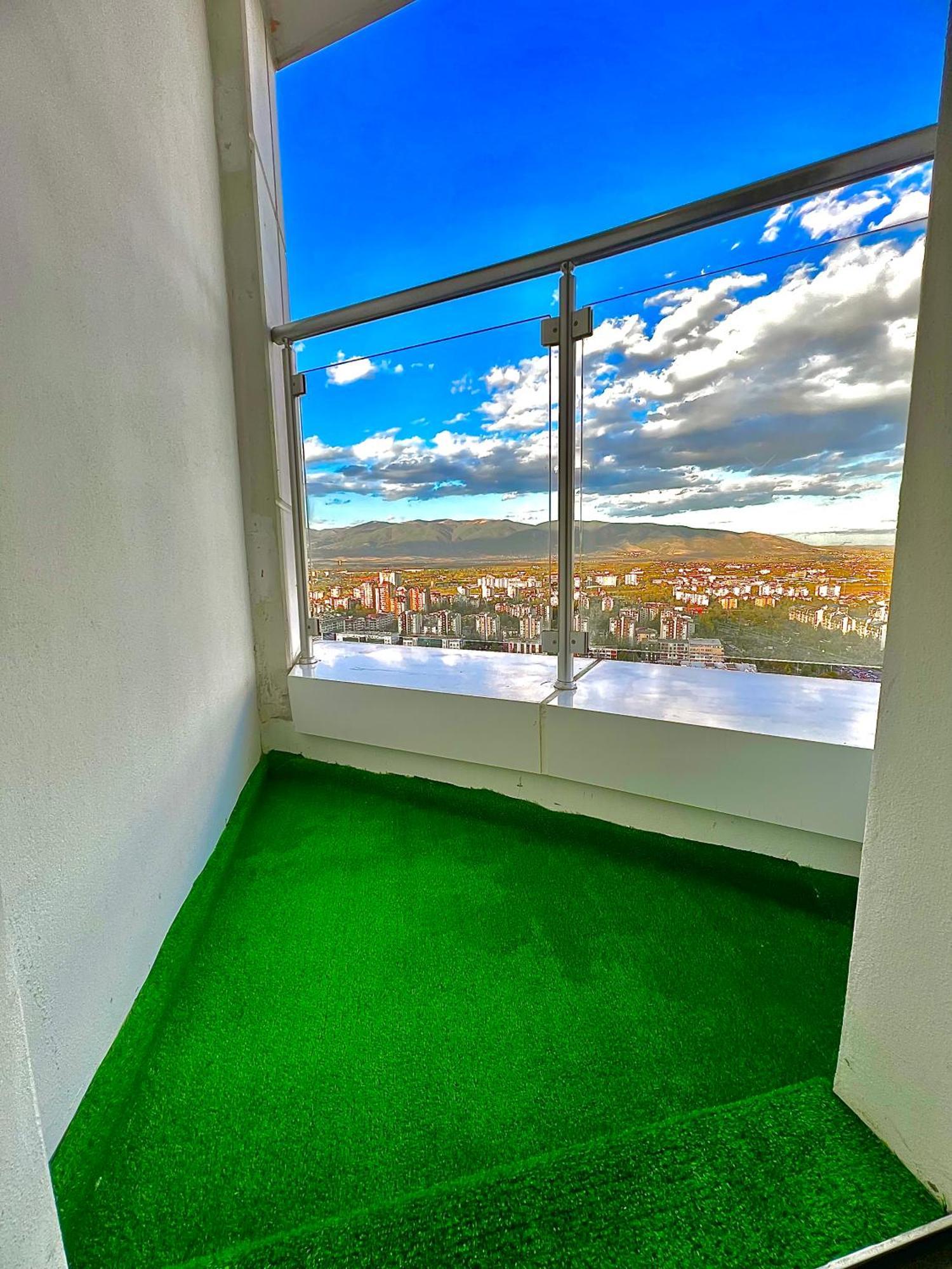 Alfred Sky Smart Apartment 29Th Spa Included Skopje Exteriör bild