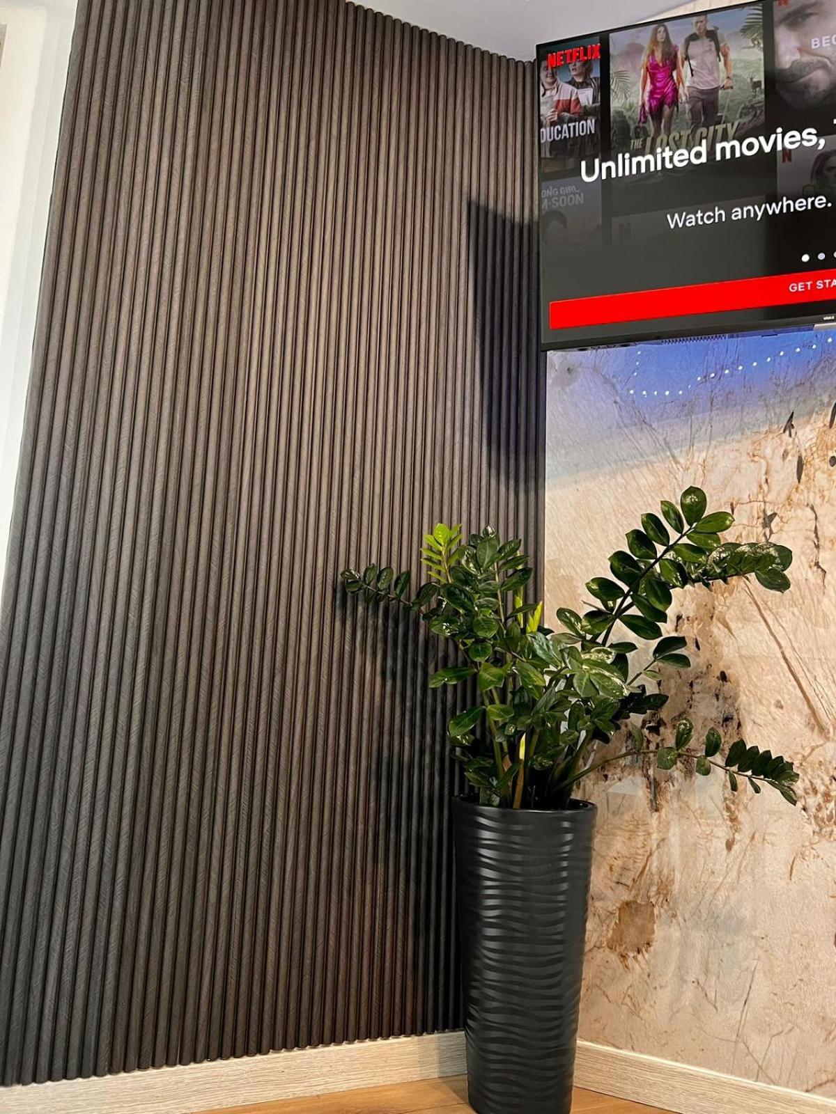 Alfred Sky Smart Apartment 29Th Spa Included Skopje Exteriör bild